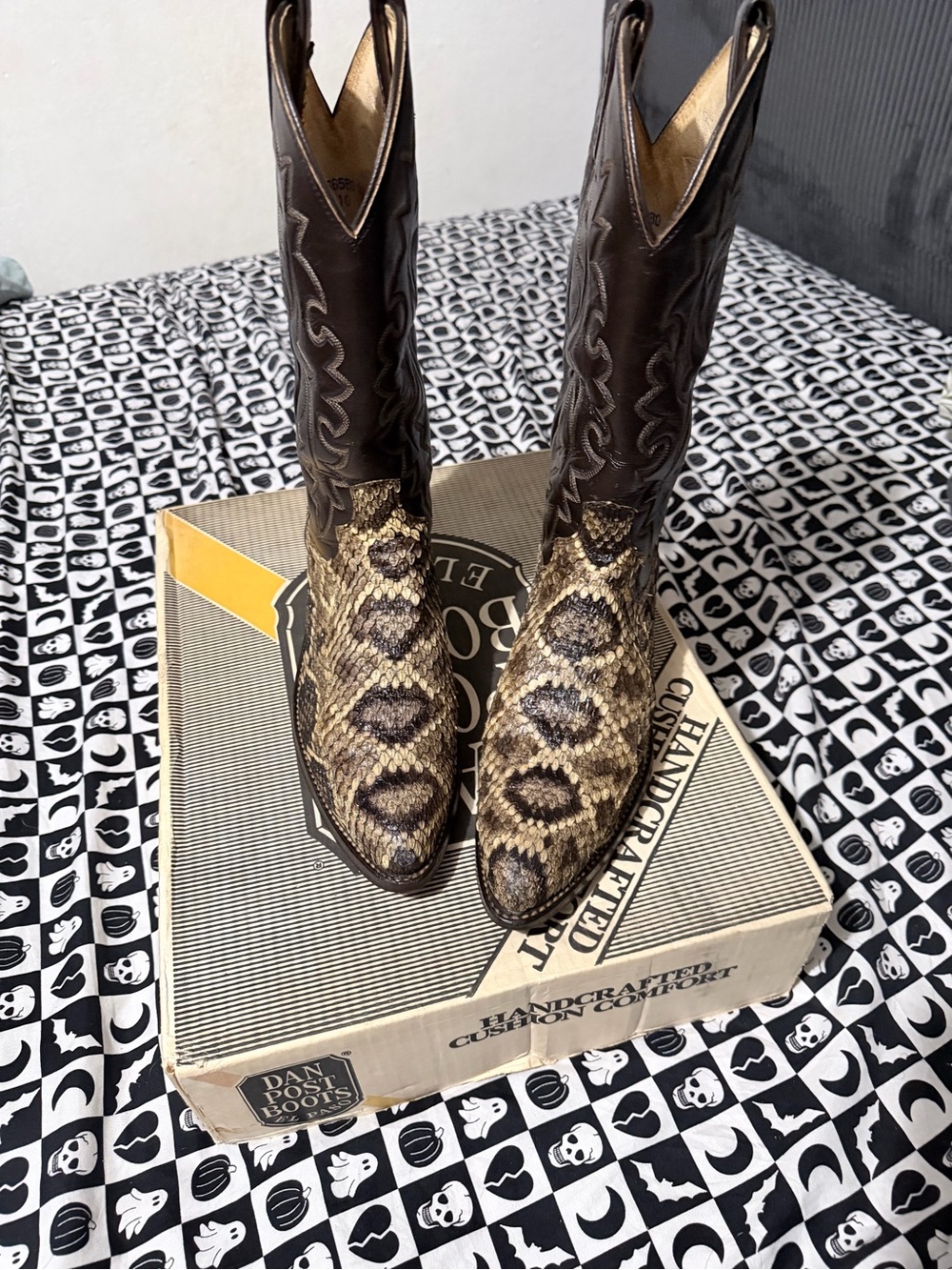 Dan post eastern rattler size 10D